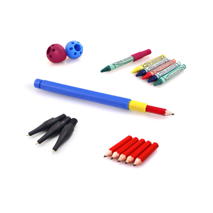 Le kit d'écriture Tran-Quill® d'ARK est un kit sensoriel innovant qui permet d'améliorer diverses compétences en écriture, notamment chez les personnes présentant des troubles de l'intégration sensorielle et/ou une motricité fine déficiente. Chaque kit comprend : 1 appareil vibrant Z-Vibe® poignée, 3 individuelles Accessoires pour pointe de stylo (encre noire), 1 Adaptateur pour pointe de crayon, 6 crayons de golf, 1Adaptateur pour pointe de crayon, 6 crayons, 2Poignées en beurre (les couleurs peuvent varier), et 1 transparent boîte de rangement.  Les vibrations, la texture et le poids du manche offrent une stimulation sensorielle et un retour proprioceptif accrus à la main lors de l'écriture. Ces sensations peuvent améliorer la concentration, normaliser la vitesse d'écriture, renforcer la main et améliorer sa dextérité, et/ou réduire la force nécessaire pour tenir un stylo ou un crayon. En mode vibration, les effets apaisants se font sentir dans la main sans affecter l'écriture elle-même : idéal pour les devoirs, la prise de notes, le dessin et bien plus encore. Les manchons Butter Pencil Grips offrent un soutien aux muscles des doigts pour les personnes ayant une motricité fine et une force manuelle réduites, et favorisent un espace interdigital ouvert pour celles qui ont tendance à hyperétendre leurs doigts. Des options de stylo, de crayon et de craie sont incluses pour divers travaux de motricité fine. Une fois assemblé, le stylo/crayon/marqueur mesure environ 17 cm de long. Bonus : le manche est compatible avec toutes les pointes du Z-Vibe®. Remarque : l’appareil est fourni avec une batterie spéciale Vibe, non disponible dans le commerce. Une batterie est préinstallée. 