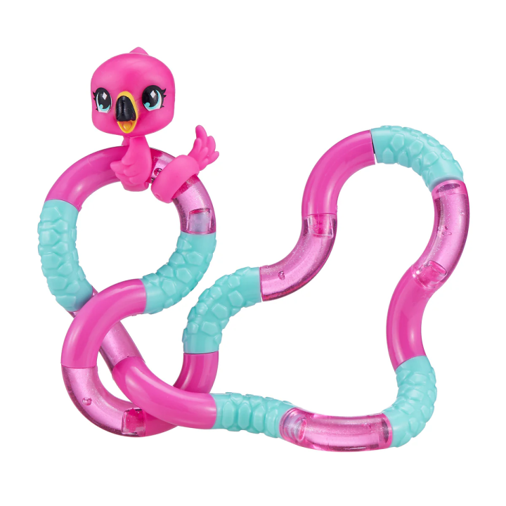 La collection Tangle Jr. Pets met en scène 6 adorables animaux : chaton, lapin, chiot, paresseux, licorne et flamant rose ! Ces petites boules de poils feront le bonheur des fans de Tangle du monde entier !   Les Tangle Pets sont les compagnons parfaits pour le sac à dos, le bain, les jeux, bref, à tout moment ! Les enfants en quête de sensations apprécieront les combinaisons colorées et les textures agréables au toucher de cet assortiment ! Collectionnez-les tous !7
